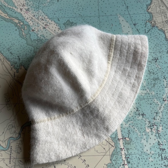 NWT Gap White Rabbit Bucket Hat - Picture 3 of 6